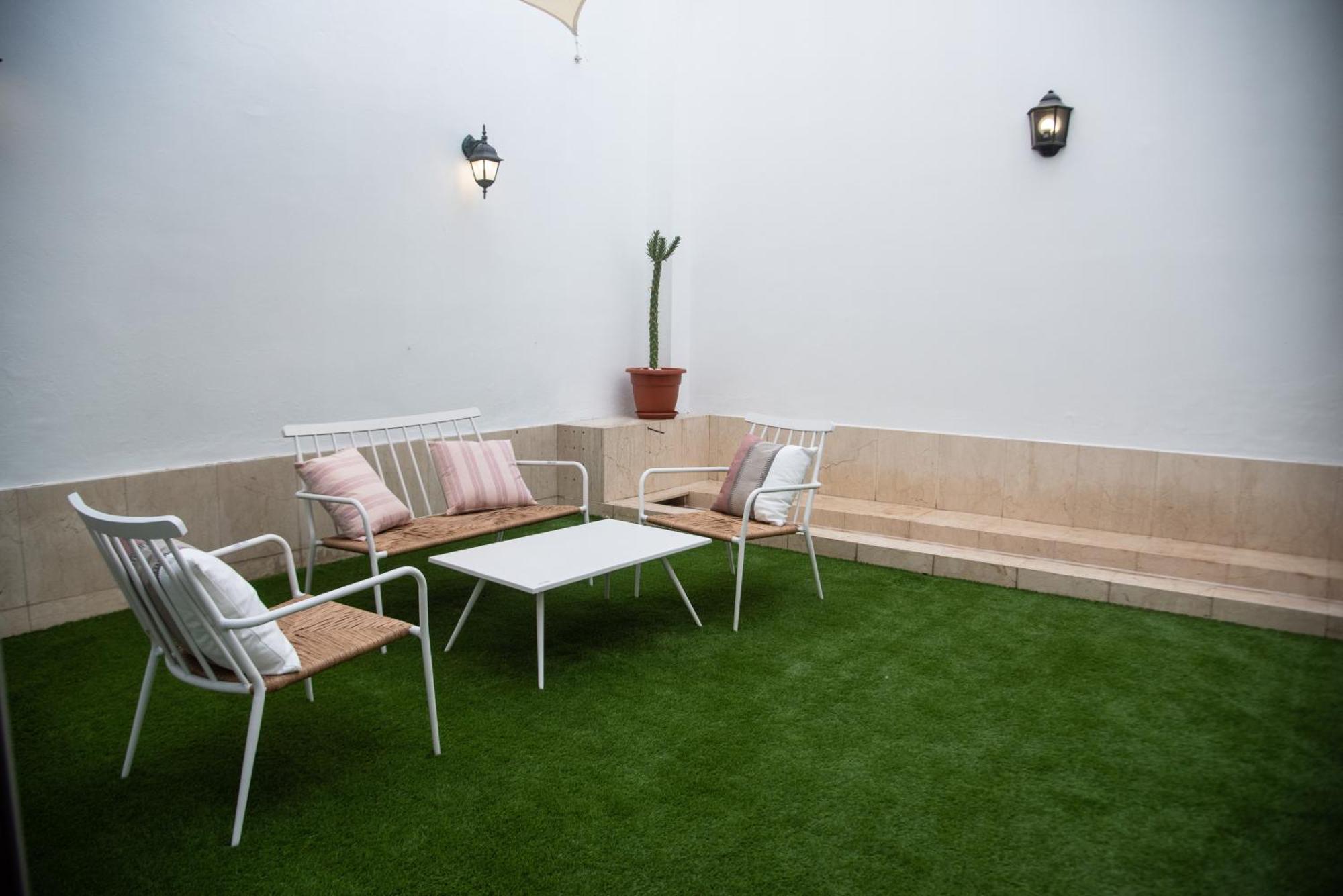 Tentudia Charming Apartments With Private Roof-Top Or Patio In San Bernardo By Ocityzen Seville Ngoại thất bức ảnh