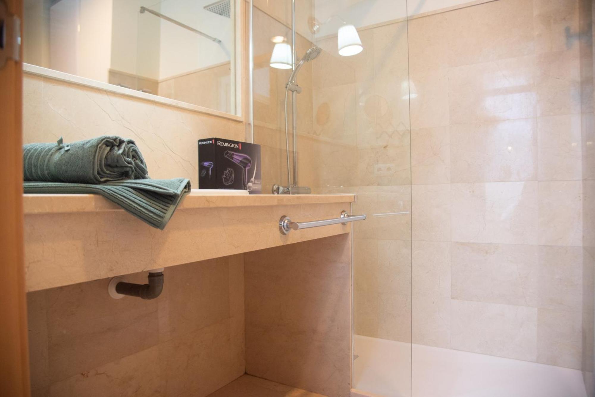 Tentudia Charming Apartments With Private Roof-Top Or Patio In San Bernardo By Ocityzen Seville Ngoại thất bức ảnh